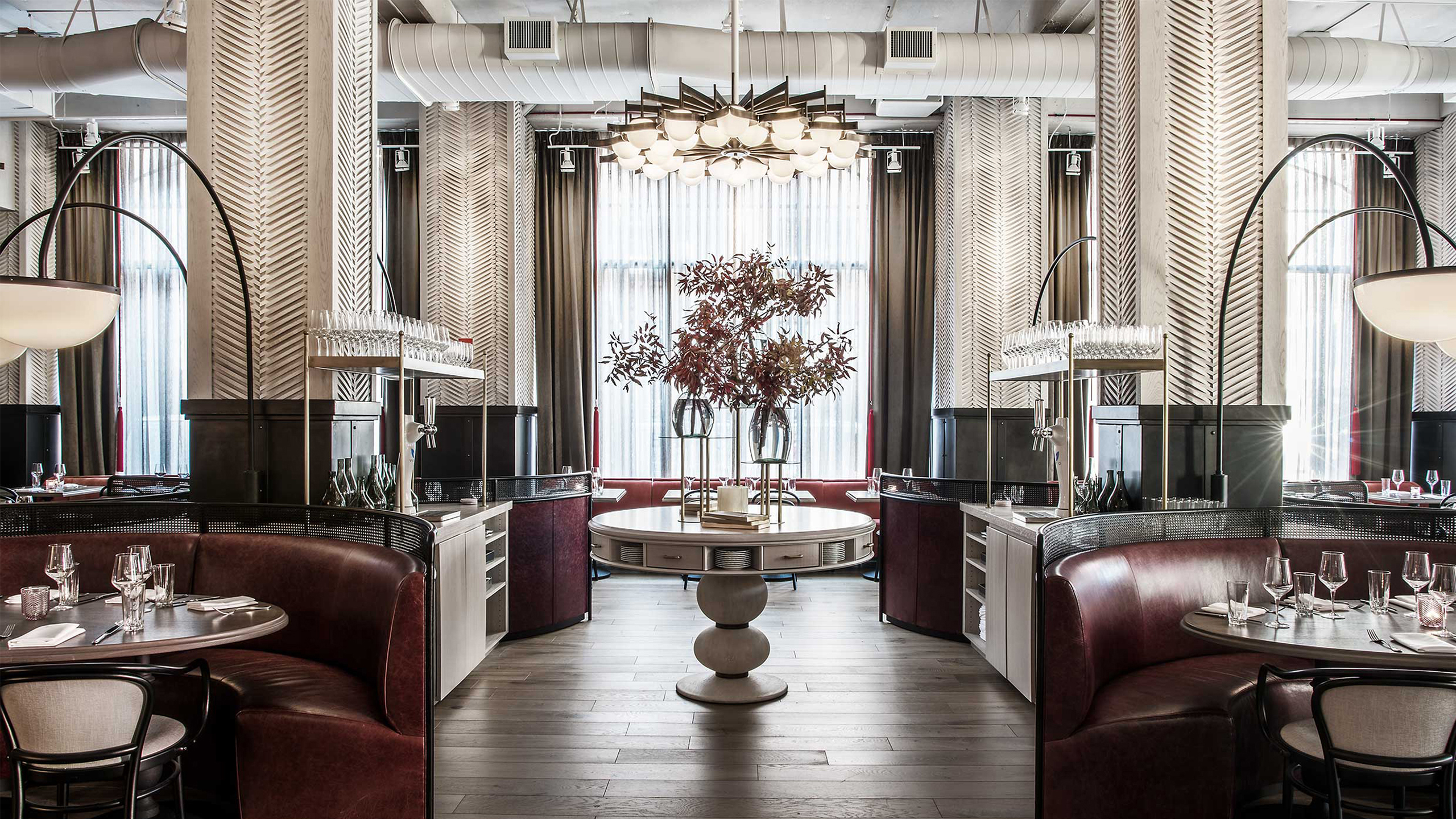 Bellemore restaurant atmosphere